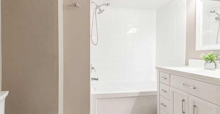 211-1045 Nadalin Heights, Milton, ON, L9T 8R5 - 28