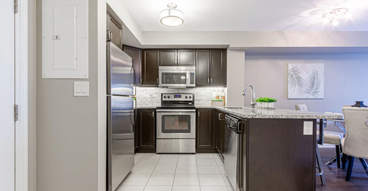 211-1045 Nadalin Heights, Milton, ON, L9T 8R5 - 7