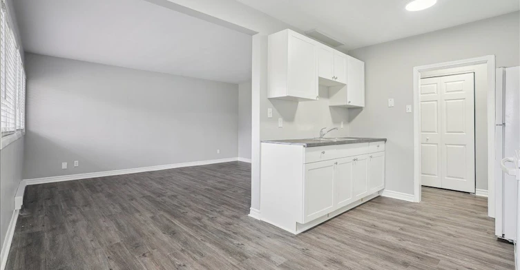 2-2354 Queensway Drive, Burlington, ON, L7R 3T3 - 23