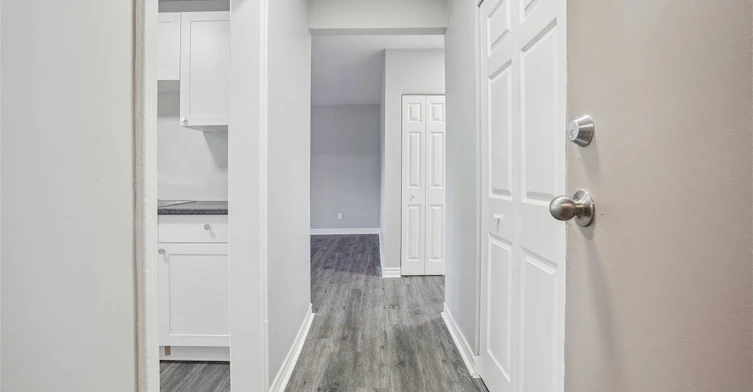 2-2354 Queensway Drive, Burlington, ON, L7R 3T3 - 3