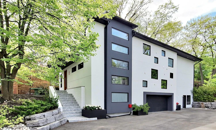 8 Breezewood Drive