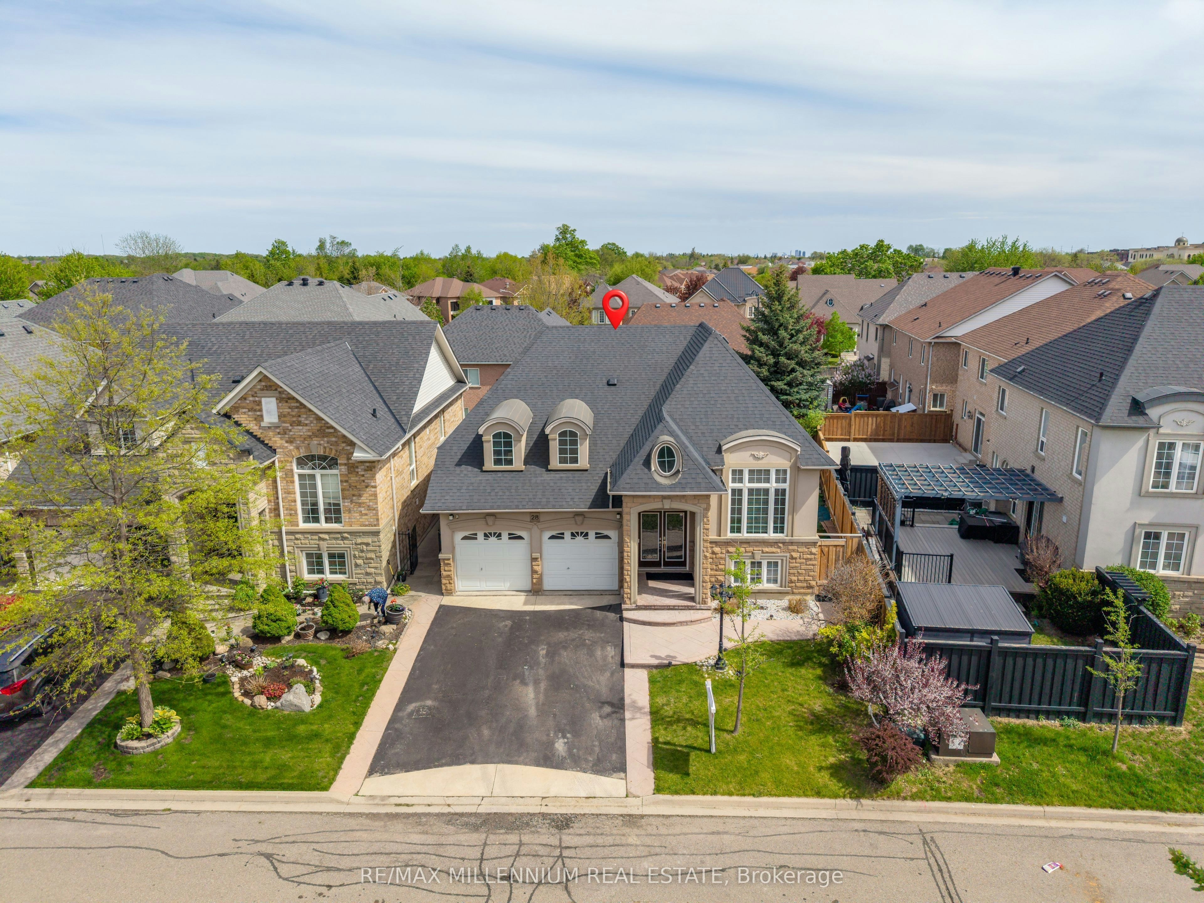 28 Donherb Crescent, Caledon, ON, L7C 1E4