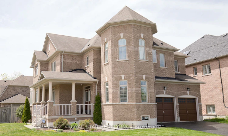 4 Berkwood Hollow