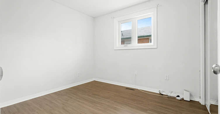 MAIN-7291 Vernor Drive, Mississauga, ON, L4T 2P5 - 21