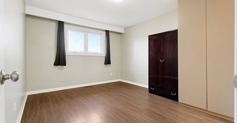 MAIN-7291 Vernor Drive, Mississauga, ON, L4T 2P5 - 17