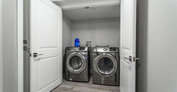 MAIN-7291 Vernor Drive, Mississauga, ON, L4T 2P5 - 24