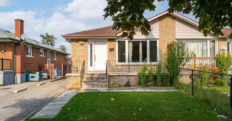 BASEMENT-7291 Vernor Drive, Mississauga, ON, L4T 2P5 - 2
