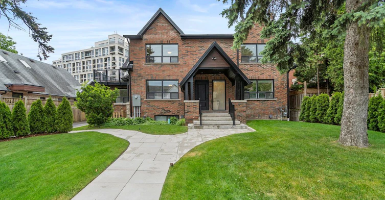D (4)-44 Larkin Avenue, Toronto, ON, M6S 1L8