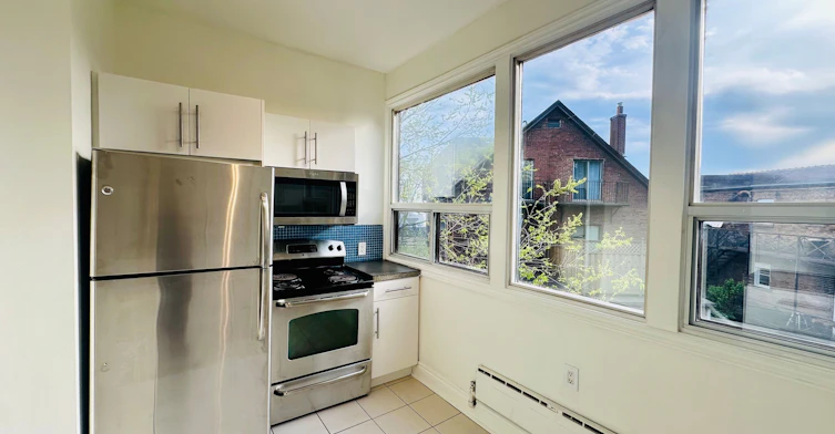 4-20 Triller Avenue, Toronto, ON, M6K 3B8 - 17
