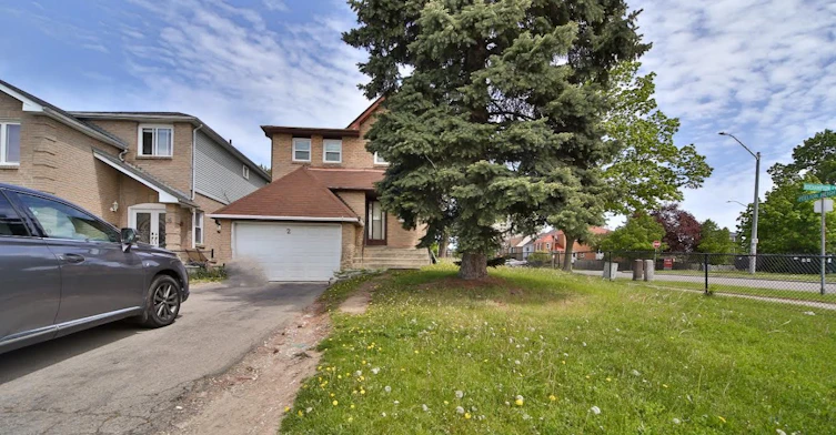 2 Roehampton Crescent, Brampton, ON, L6Y 2R4 - 2