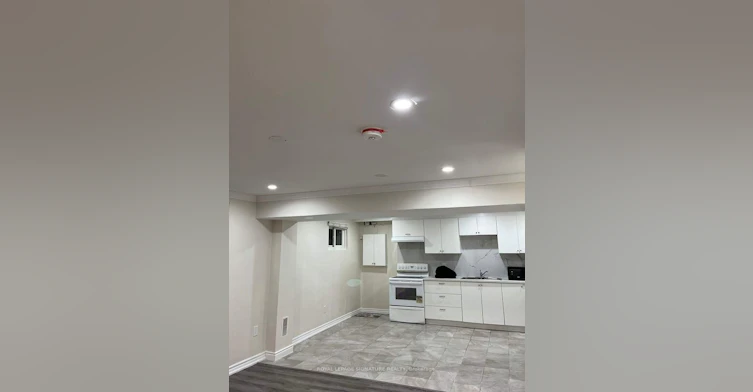 Lower-1063 Blairholm Avenue, Mississauga, ON, L5C 3C9 - 2