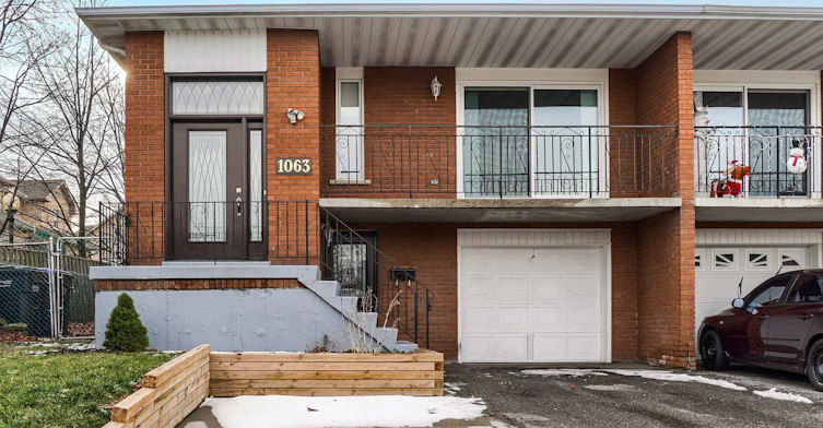Lower-1063 Blairholm Avenue, Mississauga, ON, L5C 3C9