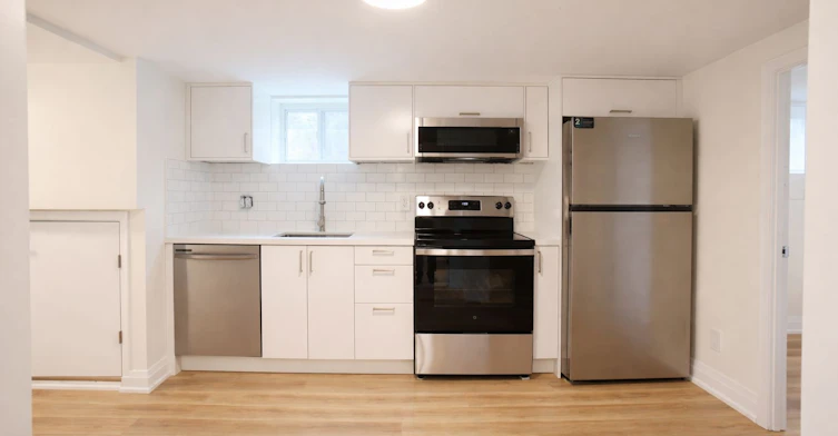 B-5 Twentieth Street, Toronto, ON, M8V 3L5 - 6
