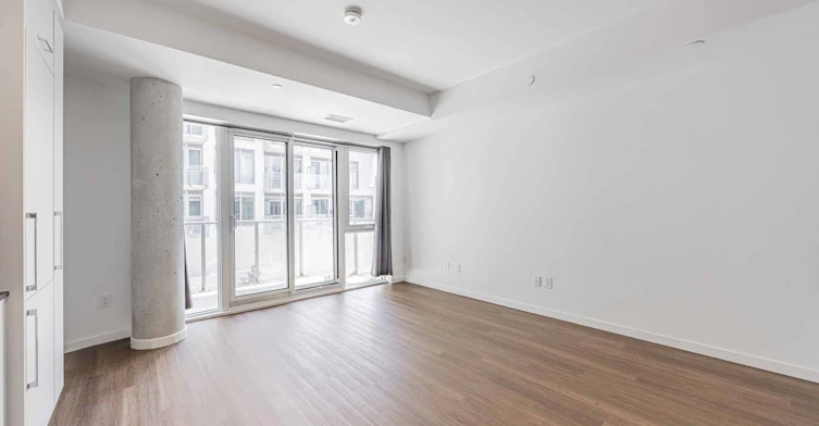 305-689 The Queensway N/A, Toronto, ON, M8Y 0C8 - 3