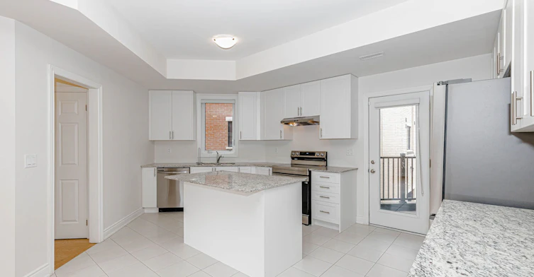 3 Marvin Avenue, Oakville, ON, L6H 0Z6 - 11