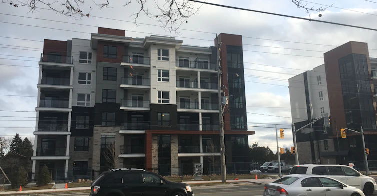 405-340 Plains Road E, Burlington, ON, L7T 0C2 - 2