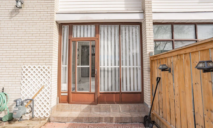 19-61 Ardglen Drive