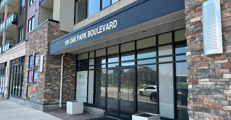 204-150 Oak Park Boulevard, Oakville, ON, L6H 0E7