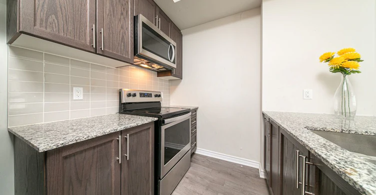 204-150 Oak Park Boulevard, Oakville, ON, L6H 0E7 - 10