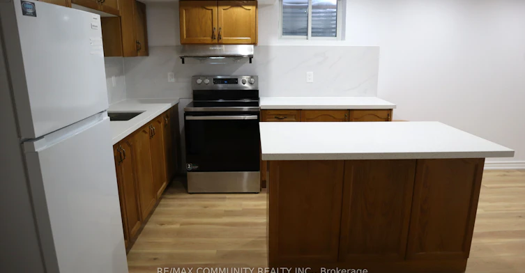 Basement-3254 Cambourne Crescent, Mississauga, ON, L5N 5G4