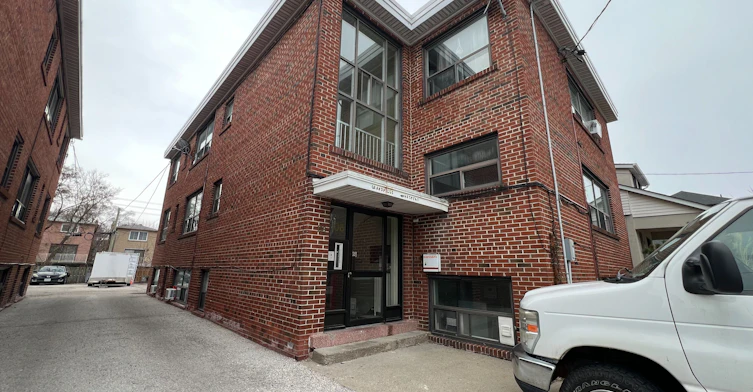 7-108 Grandville Avenue, Toronto, ON, M6N 4V2