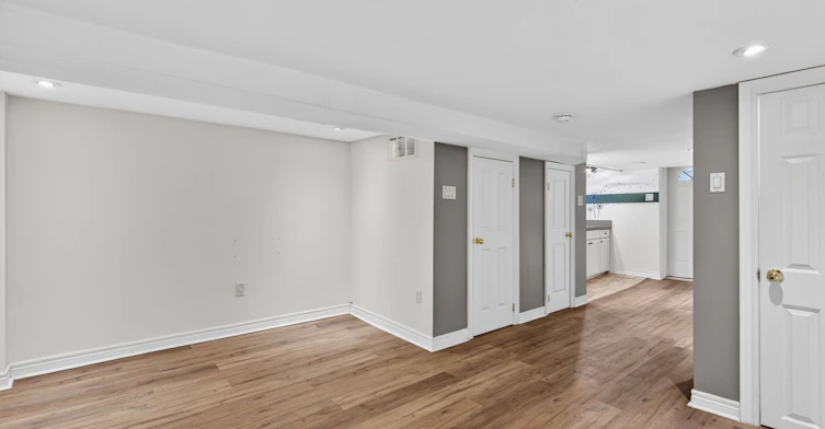 Lower-45 Caledonia Road, Toronto, ON, M6E 4S3 - 12