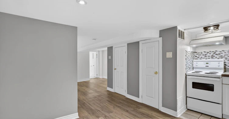 Lower-45 Caledonia Road, Toronto, ON, M6E 4S3 - 10