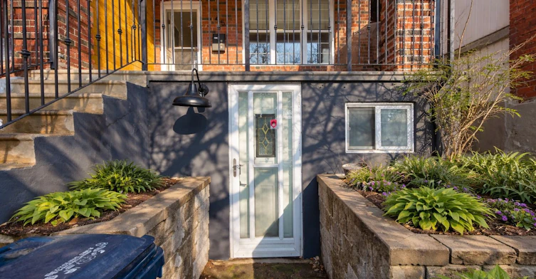 Lower-45 Caledonia Road, Toronto, ON, M6E 4S3 - 2