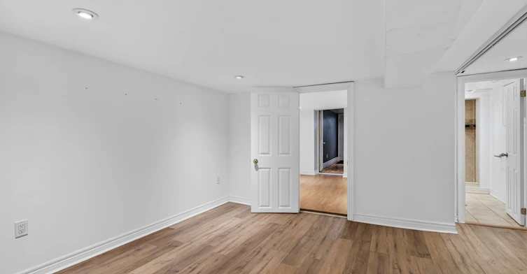 Lower-45 Caledonia Road, Toronto, ON, M6E 4S3 - 11