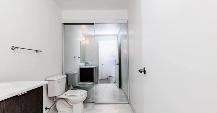 210-140 Canon Jackson Drive, Toronto, ON, M6M 0B9 - 3