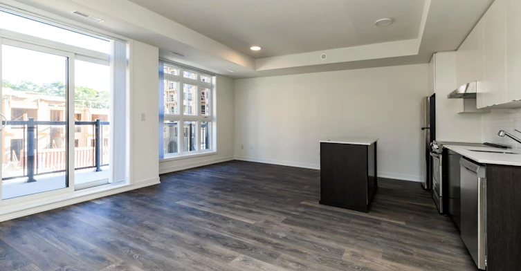 210-140 Canon Jackson Drive, Toronto, ON, M6M 0B9 - 7