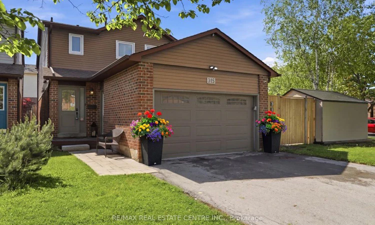 315 Woodlawn Crescent