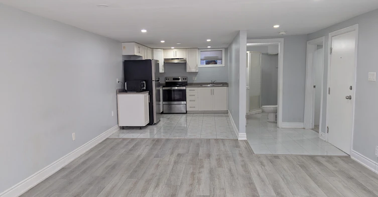160 Mcmurchy Avenue S, Brampton, ON, L6Y 1Y9 - 3