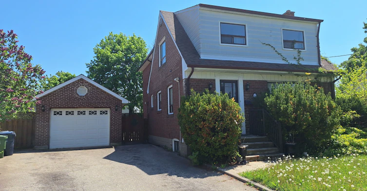 17 Compton Crescent, Toronto, ON, M3M 2C3