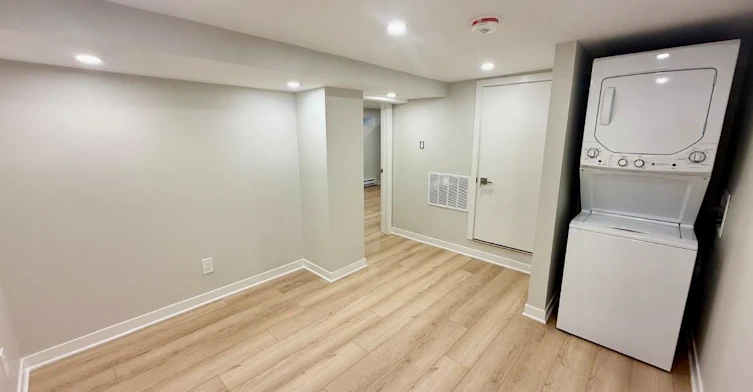 Bsmt-10 Vimy Avenue, Toronto, ON, M9N 2W2 - 5