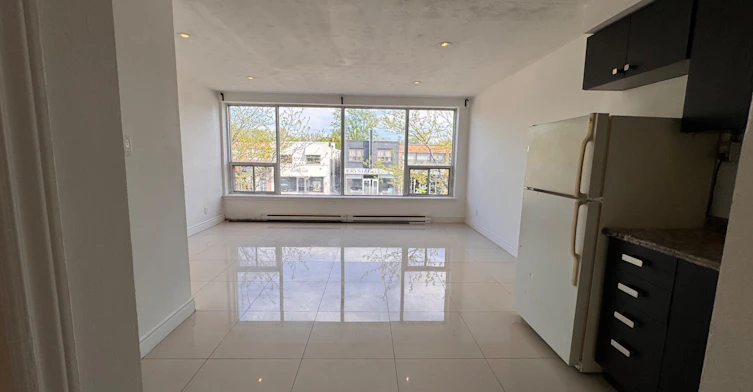 1-256 Lakeshore Road E, Mississauga, ON, L5G 1G9 - 15