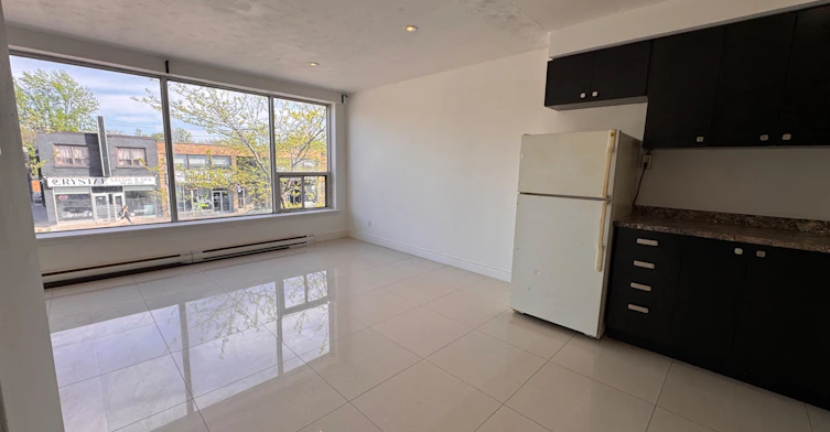 1-256 Lakeshore Road E, Mississauga, ON, L5G 1G9 - 6