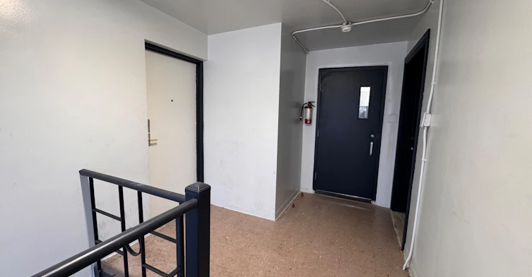 1-256 Lakeshore Road E, Mississauga, ON, L5G 1G9 - 4