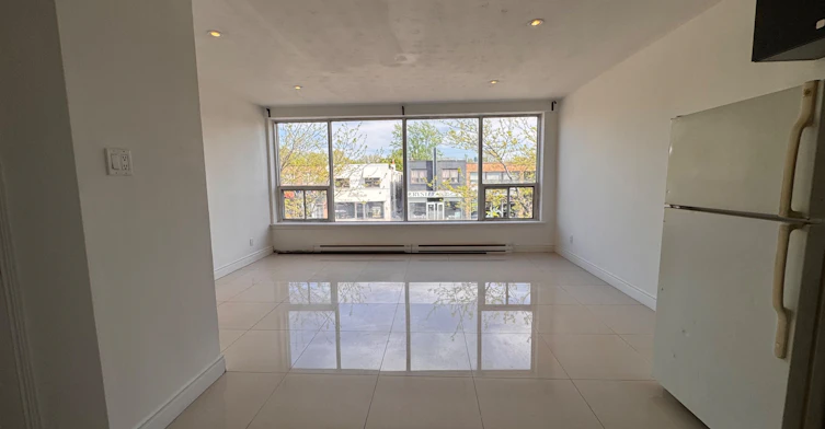 1-256 Lakeshore Road E, Mississauga, ON, L5G 1G9 - 7