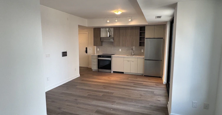 909-2075 Lakeshore Road, Burlington, ON, L7R 0H3 - 2
