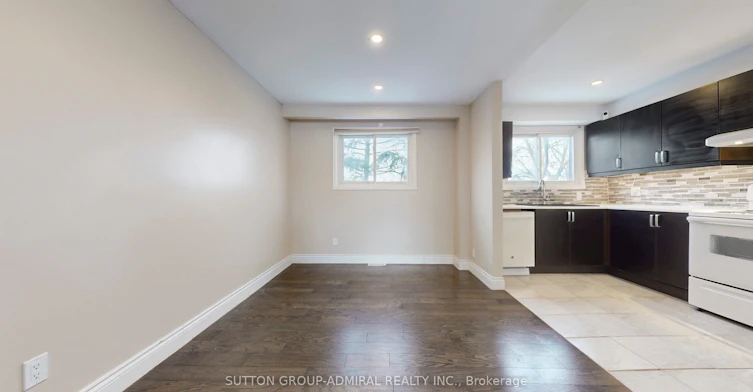 8-64 Bronte Street S, Milton, ON, L9T 1Y8 - 8