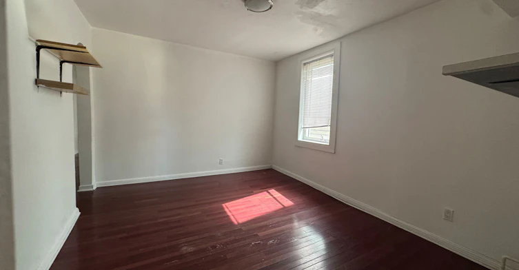 #6-22 Brad Street, Toronto, ON, M6P 1N1 - 4