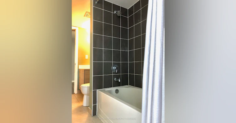 1005-20 Joe Shuster Way, Toronto, ON, M6K 0A3 - 6
