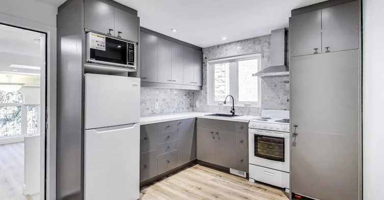 (Upper Level) 433 Martin Grove Road, Toronto, ON, M9B 4M3 - 6