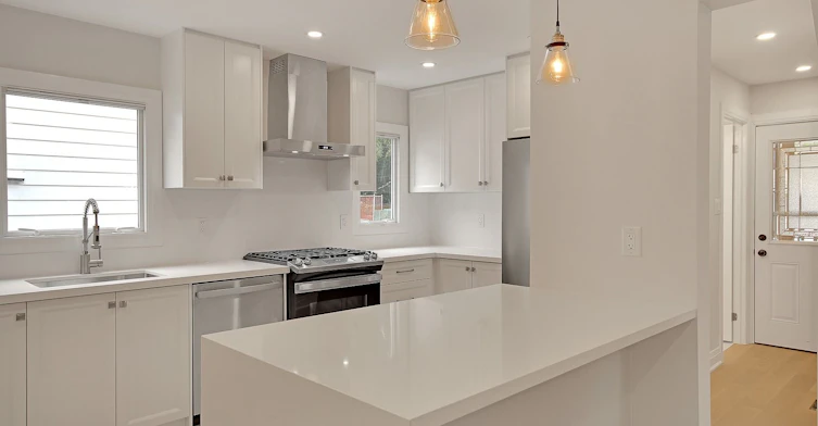 17 Uno Drive, Toronto, ON, M8Z 3N7 - 4