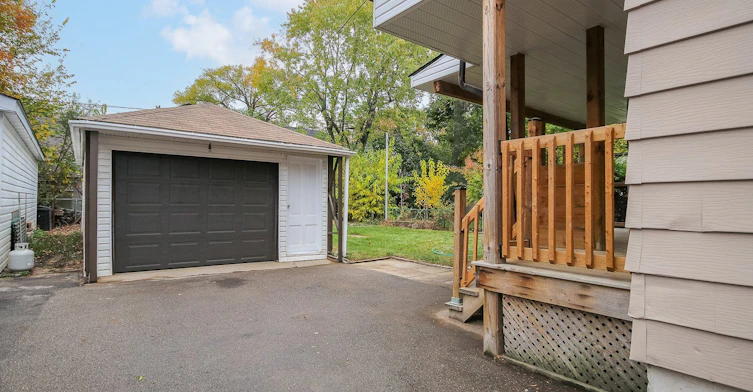 17 Uno Drive, Toronto, ON, M8Z 3N7 - 24