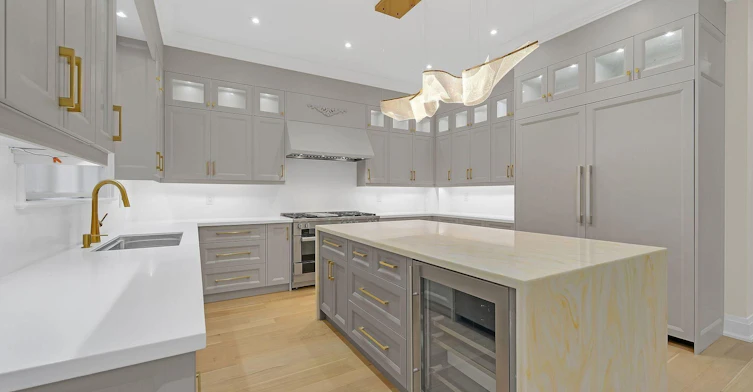 132 Lothian Avenue, Toronto, ON, M8Z 4L4 - 13