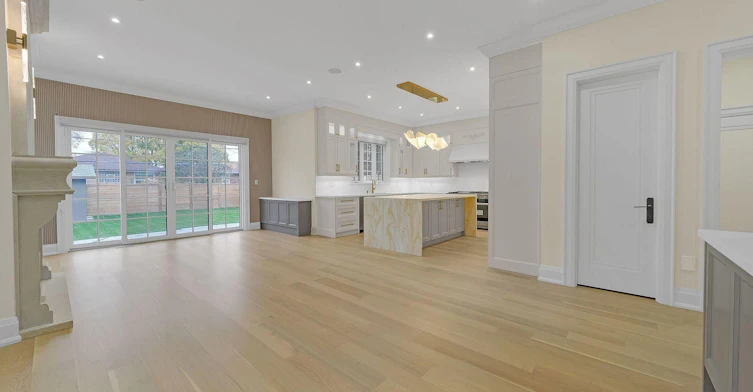 132 Lothian Avenue, Toronto, ON, M8Z 4L4 - 10
