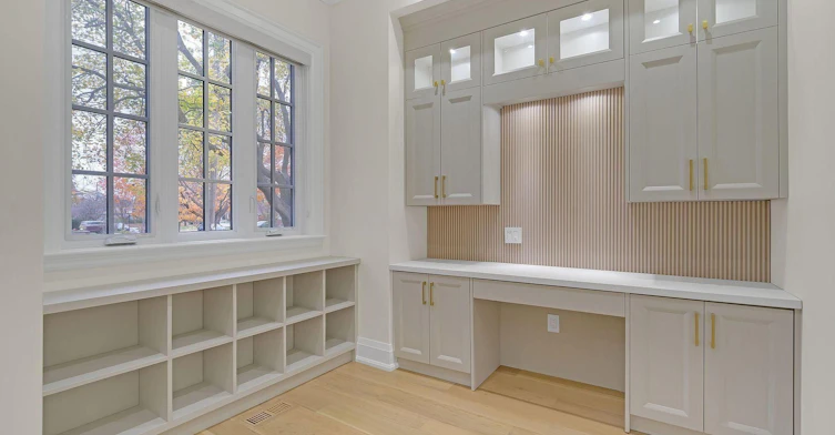 132 Lothian Avenue, Toronto, ON, M8Z 4L4 - 4