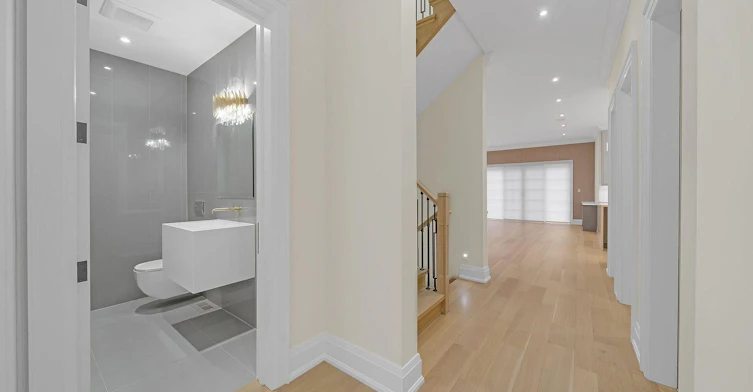 132 Lothian Avenue, Toronto, ON, M8Z 4L4 - 6